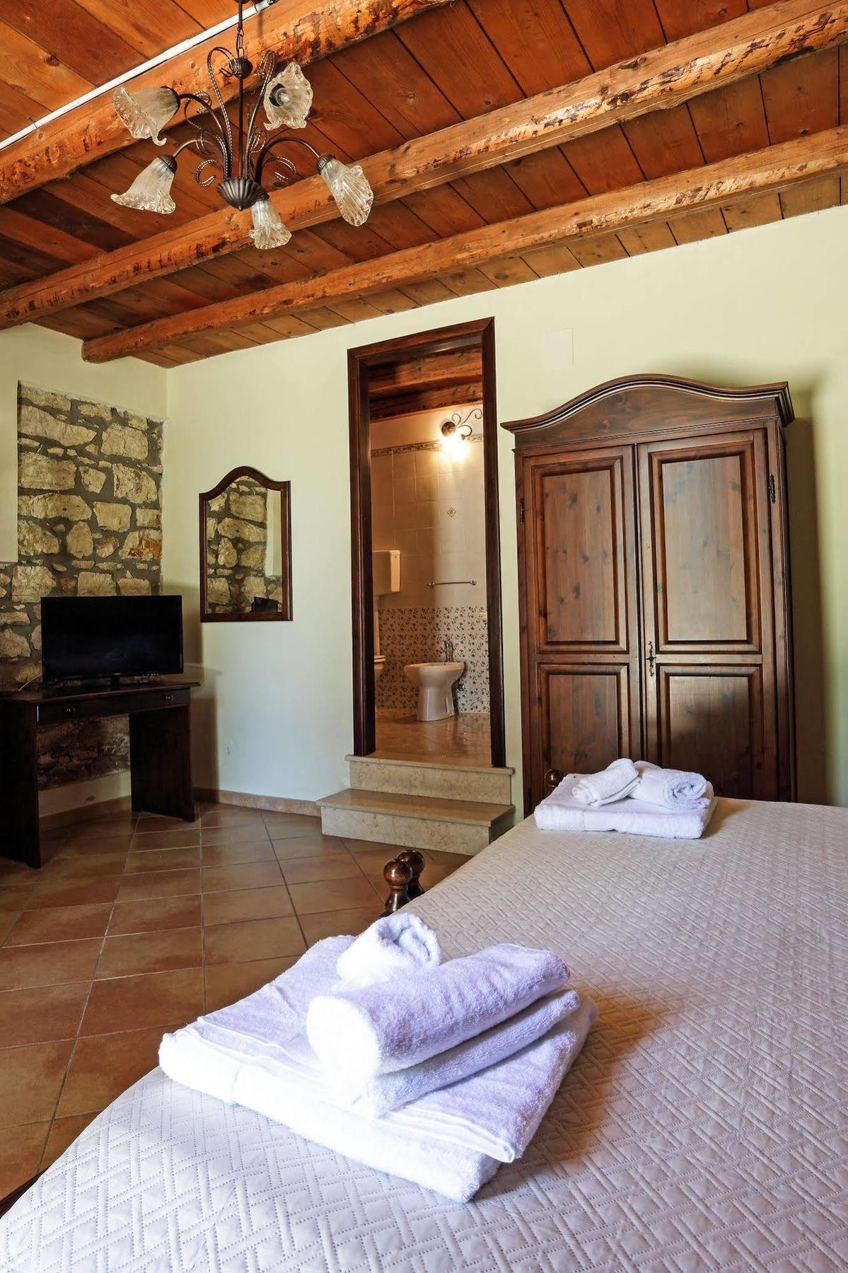 Agriturismo Tenute Pollara Roccamena 外观 照片